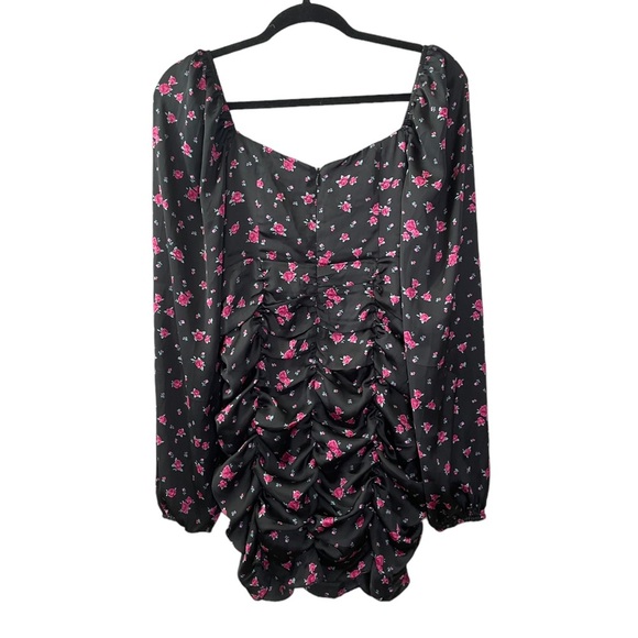 Forever 21 Rose Satiny Ruched Dress Off - Picture 6 of 12